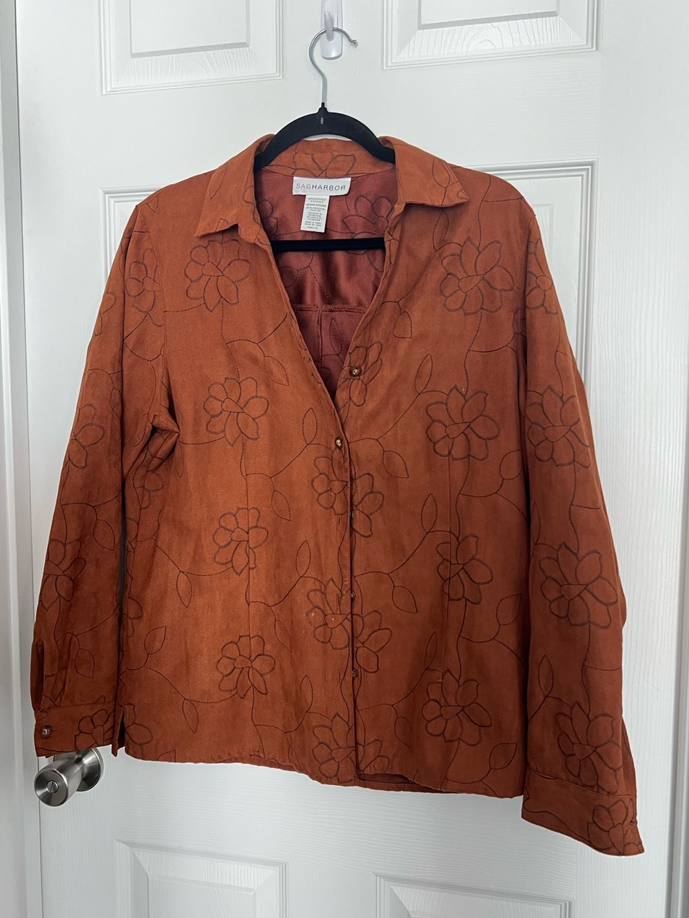 Fall | Sag Harbor Floral Stitch Button-Up Shirt | Rust Brown | Size M